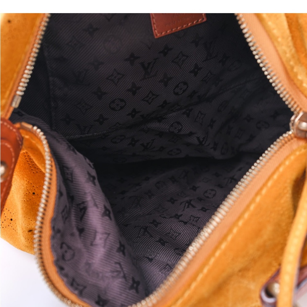Louis Vuitton suede mahina onatah PM in maize - Picture 4 of 10